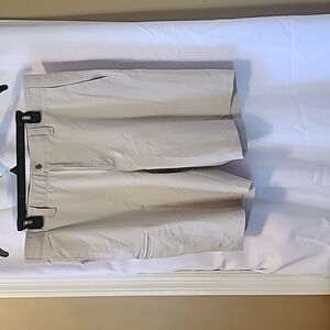 Men’s Callaway Golf Shorts bundle Zipper Side Pocket Size 38  Tan and Grey